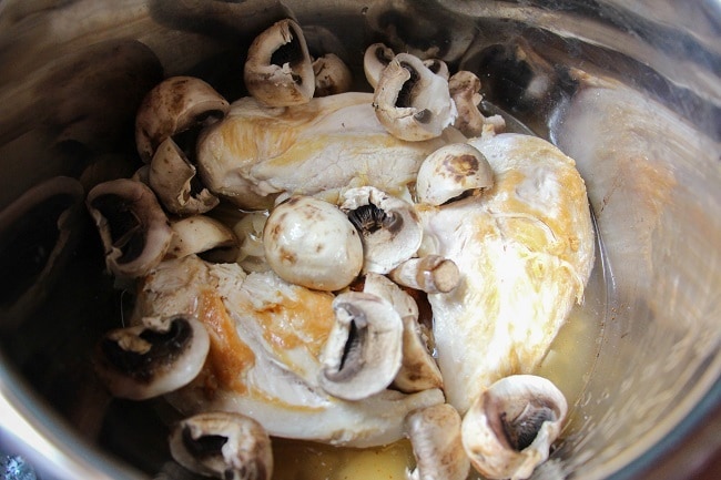 sauce, chicken and mushrooms in an instant pot