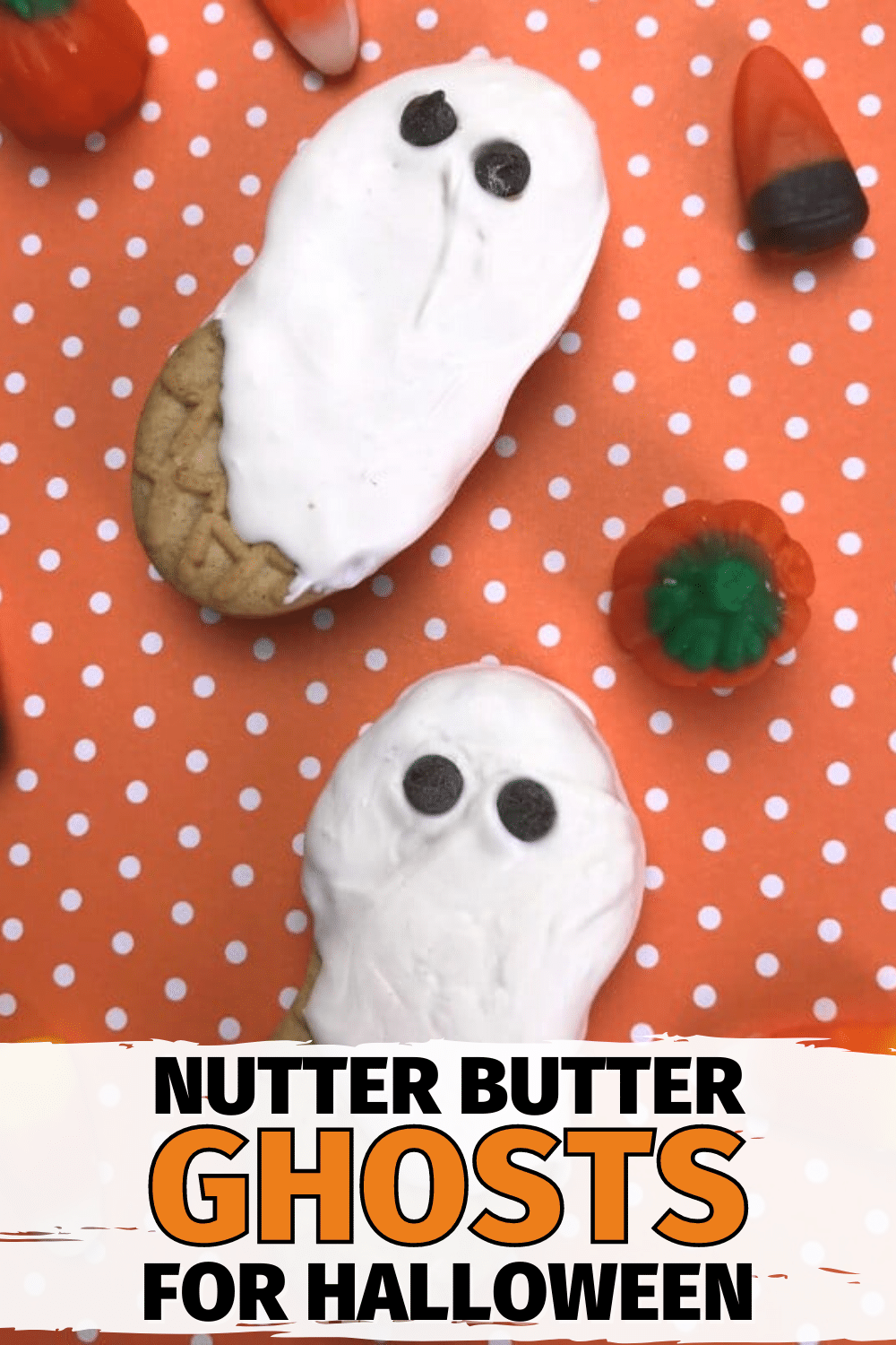 I can't get over how cute these Nutter Butter Ghosts are and how easy they are to make! These are going to be a blast to make with the kids. #halloween #funfoodforkids #easytreats via @wondermomwannab