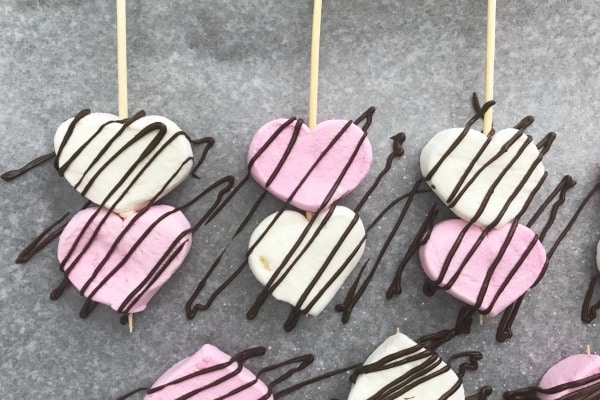 Chocolate Drizzled Valentine Hot Cocoa Marshmallow Hearts
