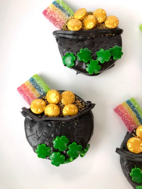 Oreo St. Patrick's Day Treats, oreos with gold, green and multi-colored candy