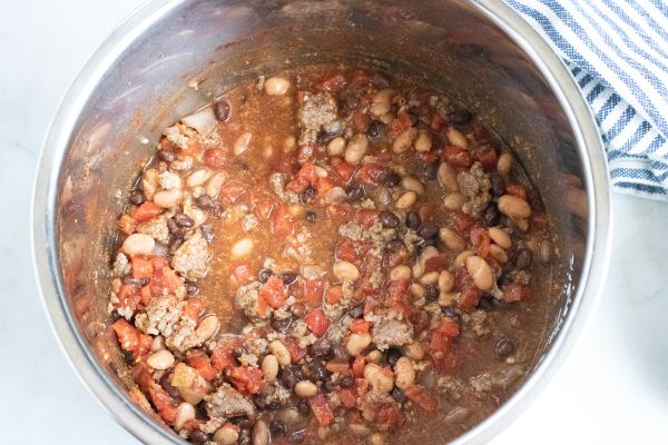 chili in an instant pot