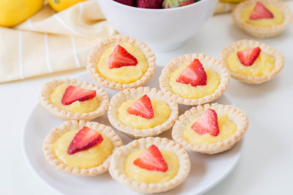 easy mini strawberry lemon tarts