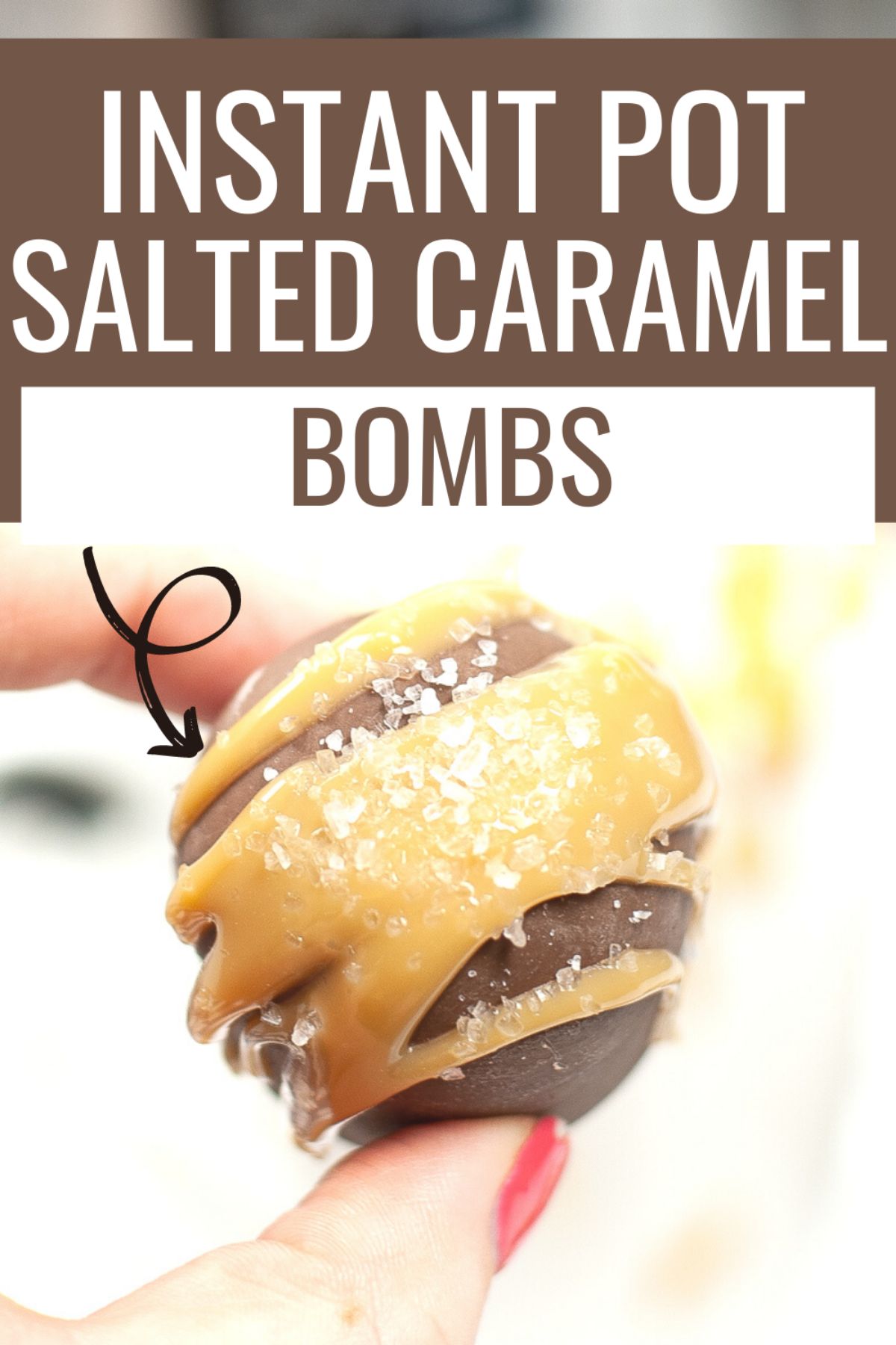 Instant Pot Salted Caramel Hot Cocoa Bombs are the perfect mixture of sweet and salty. They're a great budget-friendly homemade gift. #instantpot #pressurecooker #hotcocoabombs #cocoabombs #saltedcaramel via @wondermomwannab