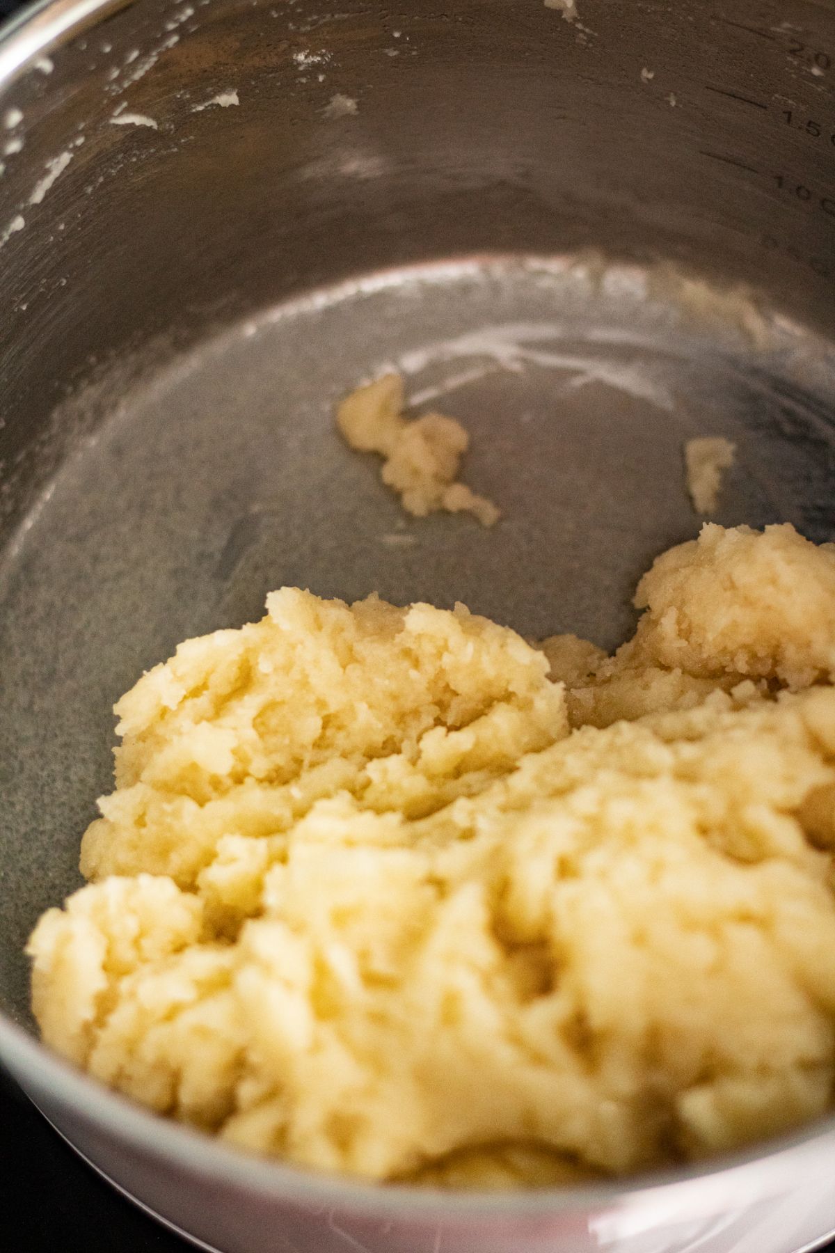 flour mixture in a sauce pan 