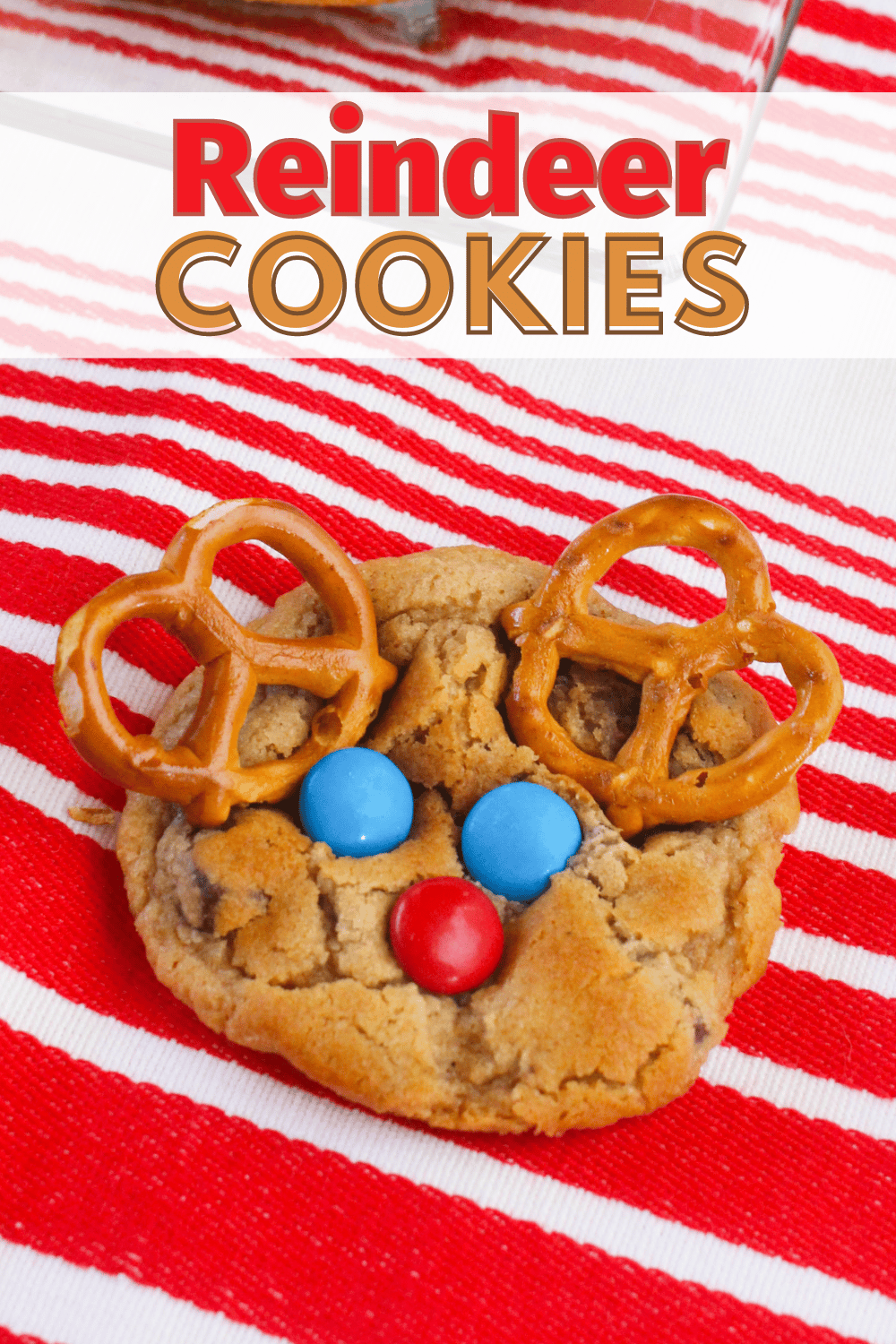 These Reindeer Cookies are perfect for the holidays! Made with just a few simple ingredients, the kids will love helping you make them. #reindeercookies #christmascookies #reindeer #cookies #recipe via @wondermomwannab